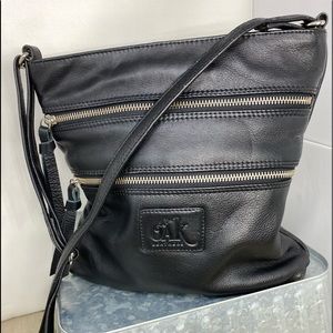 OAK LEATHERS BLACK LEATHER CROSSBODY BAG